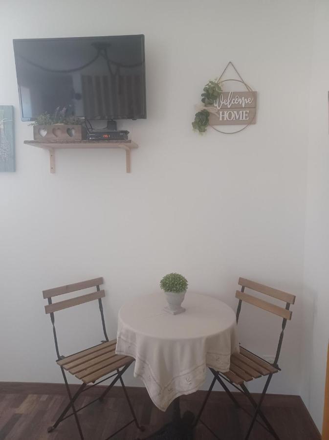 Saint-Pierre-des-Champs Chambre D'Hote Au Jardin Le Clos Des Vins D'Anges المظهر الخارجي الصورة