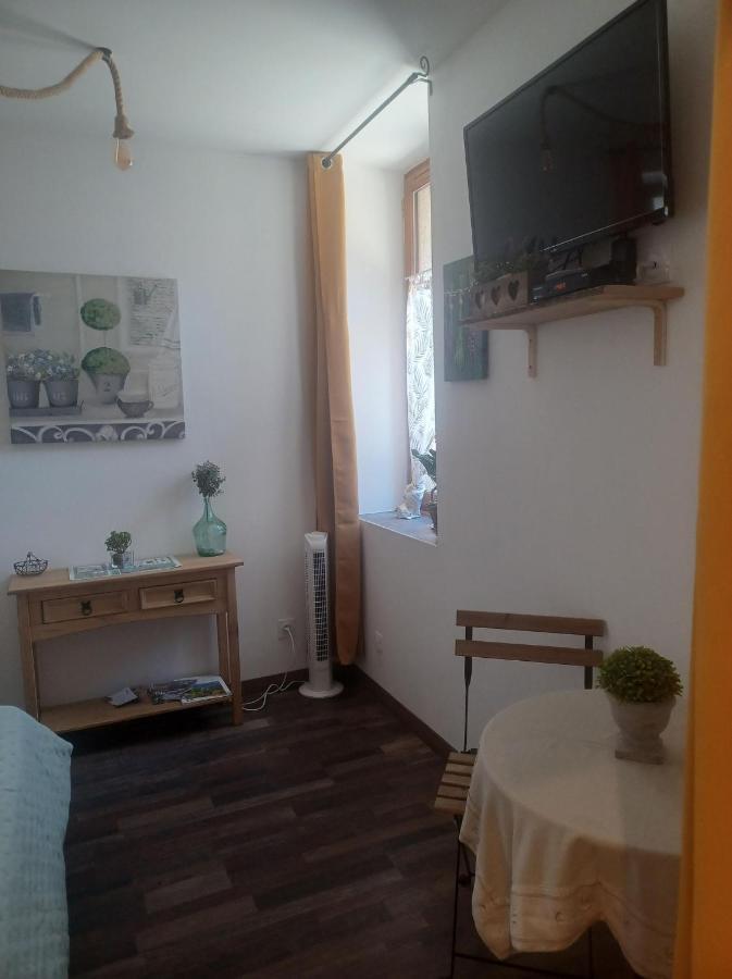 Saint-Pierre-des-Champs Chambre D'Hote Au Jardin Le Clos Des Vins D'Anges المظهر الخارجي الصورة