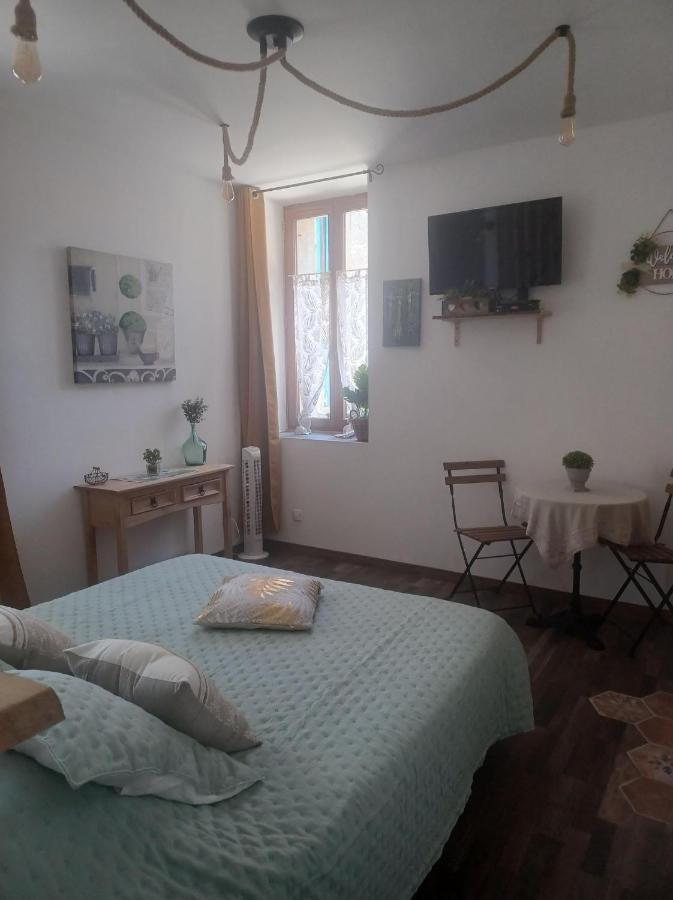 Saint-Pierre-des-Champs Chambre D'Hote Au Jardin Le Clos Des Vins D'Anges المظهر الخارجي الصورة